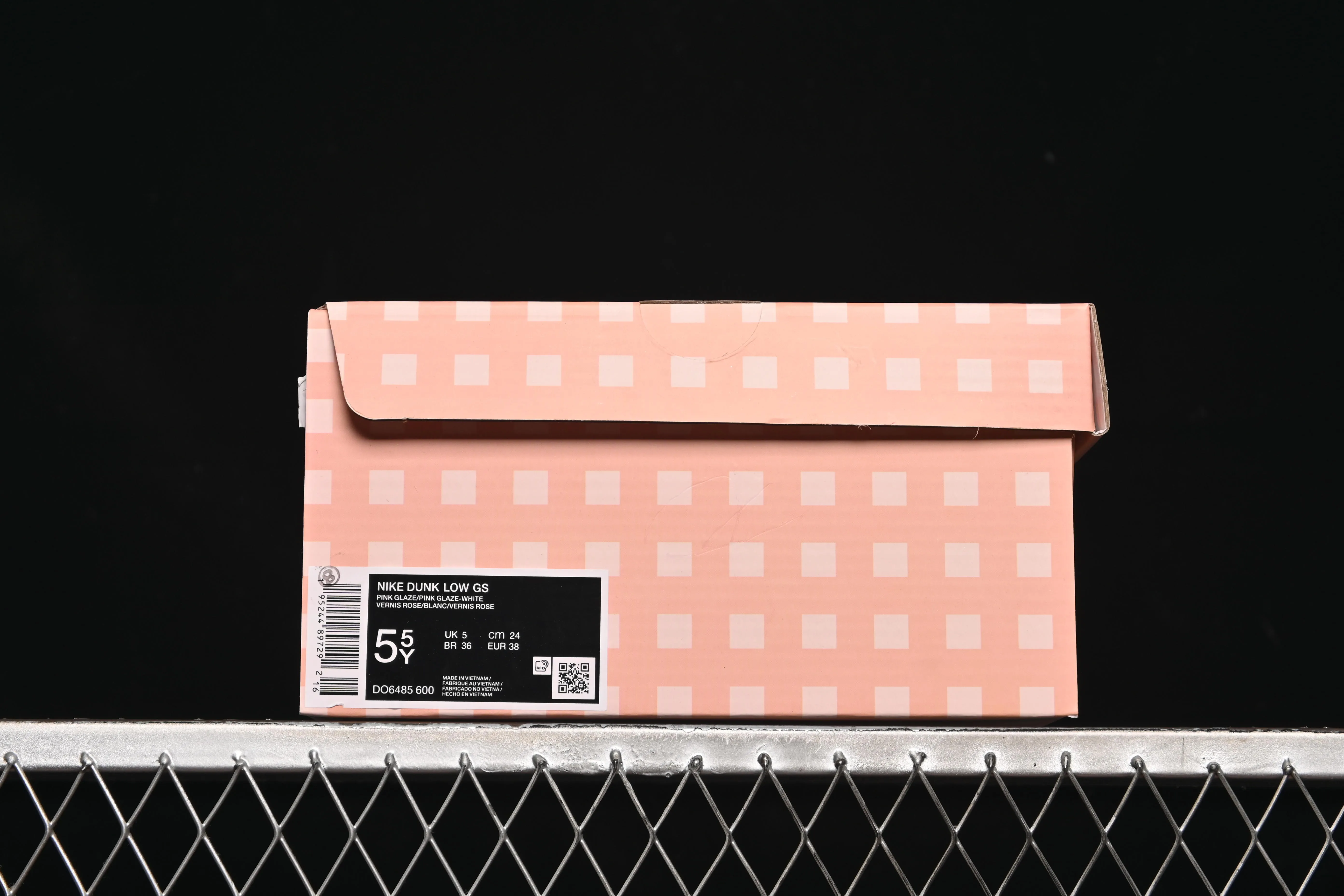 All Categories Nk SB Dunk Series Nk SB Dunk Low Low-top sneakers Nike SB Dunk Low White Pink Straps Low-top casual sneakers DO6485-600